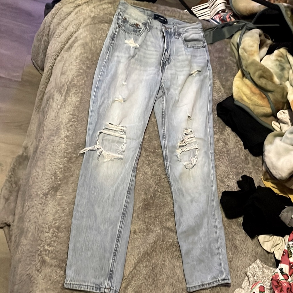 Mom Jeans From Aeropostale Size 0 Rips In Both Knees No Holes In Back